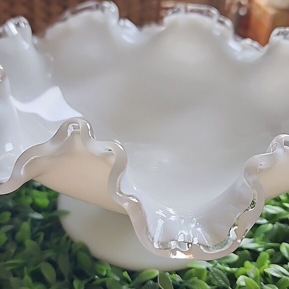 Vintage Silver Crested Fenton Milk Glass Bowl Pedestal Compote Coquette Bridal - Picture 4 of 10